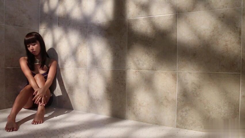 【麻花免费视频】性感的亚洲玛丽卡被大黑屌狠狠蹂躏虐待了