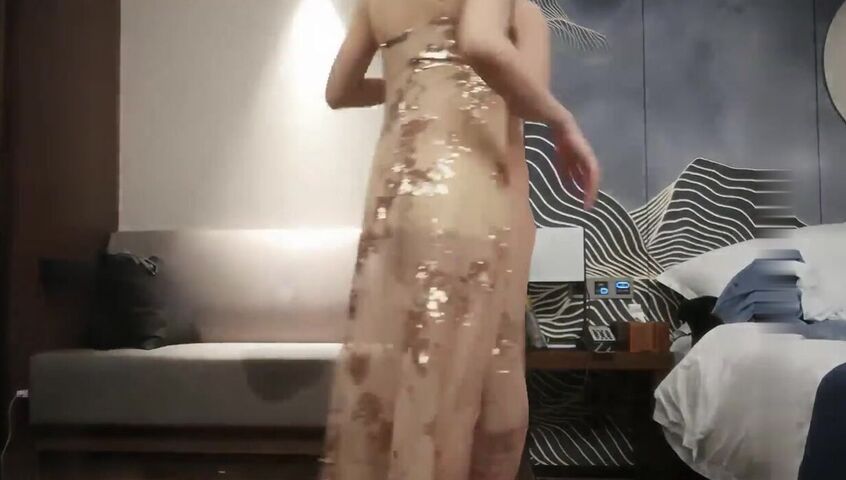 【麻花免费视频】爆干00后极品骚逼小萝莉被你操两次双腿打软