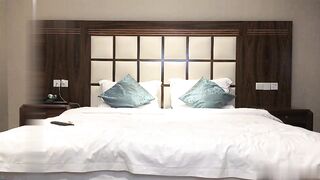 【麻花免费视频】男爵19岁小萝莉刚刚发育的娇嫩胴体乖巧听话