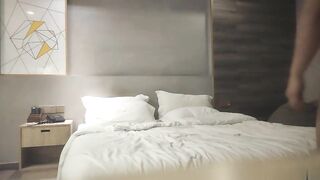 【麻花免费视频】胖子工作室大圈年女转战床上怼着骚穴尽情输出