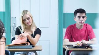 【麻花免费视频】干翻老师第三部老师下课后和学生们多人群交