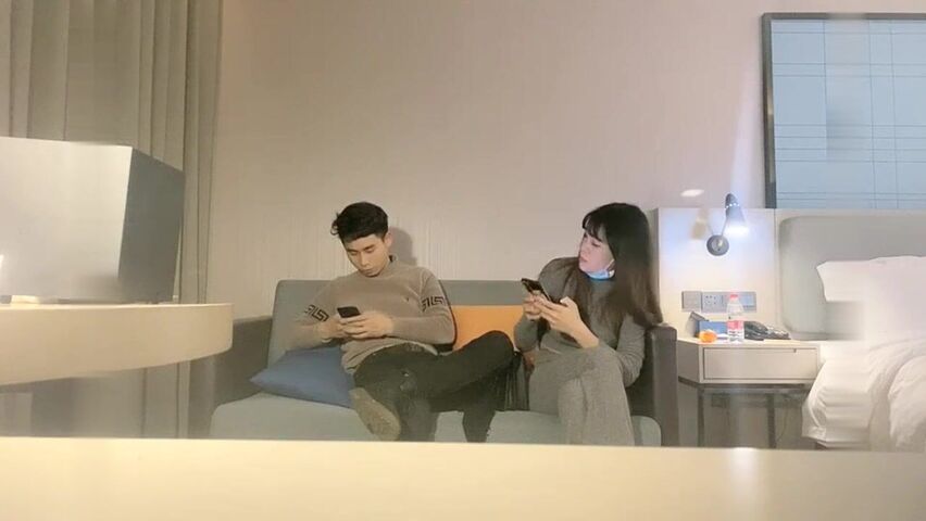 【麻花免费视频】约操风骚小少妇黑丝高跟诱惑粉嫩大胸尽情玩弄