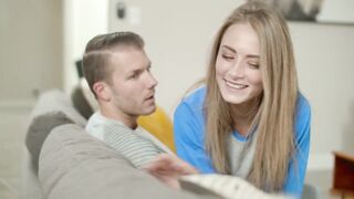 【麻花传媒视频】『中文字幕』厨房性爱站立侧入嫩逼打桩流水