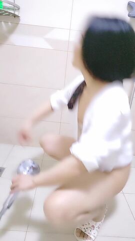 【麻花传媒视频】新人肥佬夫妻秀上演猪拱白菜爱上舔逼