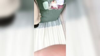 【麻花传媒视频】极品尤物美少女！被胖大叔玩穴骑乘位抽插