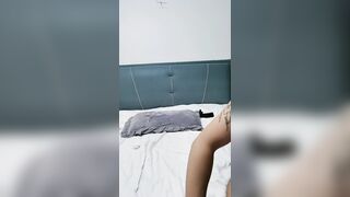 【麻花传媒视频】满背纹身小姐姐情趣装白嫩美乳抓屌吸吮口活