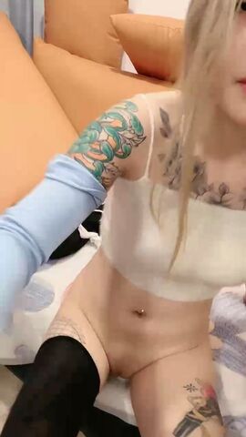 【麻花传媒视频】黄毛小妹性感纹身露脸跟小哥激情啪啪直播