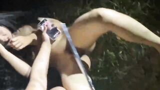 【麻花传媒视频】《网爆校园霸凌门事件》学妹放学被混混拦住,扒光她衣服拳打脚踢用甩棍插逼