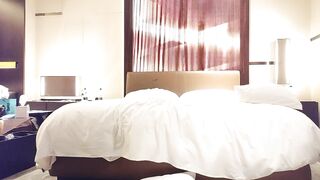 【麻花传媒视频】小宝寻花情趣女仆黑丝骑上来扭动小腰呻吟娇喘