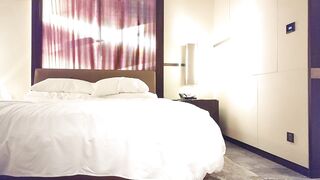 【麻花传媒视频】小宝寻花加班妹子性感美腿包臀裙舔屌骑乘抽插