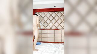 【麻花传媒视频】白嫩女神直播做爱玩弄鸡巴蛋蛋上位高潮