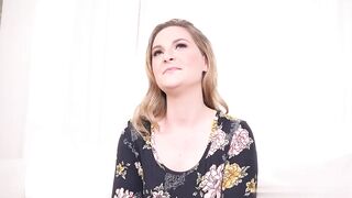 【麻花免费视频】可爱少女卡拉和她的天然巨乳的第一次跨种族操菊