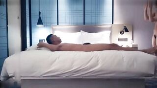 【麻花免费视频】小姐姐前凸后翘大长腿顶不住猛力吸吮啪啪