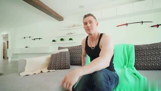 【麻花免费视频】金发女郎与肌肉男大鸡巴疯狂造爱上位