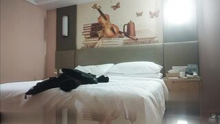 【麻花免费视频】丰满外围酒店被鸡巴各种玩弄抽插上位骑乘