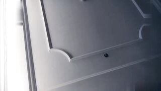 【麻花免费视频】男魔小天后入近景展示大屌猛男干得嫩妹求饶