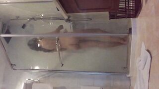 【麻花免费视频】单纯苗条身材小姐姐被渣男慢慢调教成骚母狗各种啪啪干完B洞干屁眼