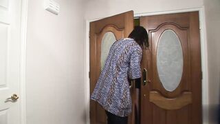 【麻花免费视频】红发舞者在她的屁股和阴户中得到精液