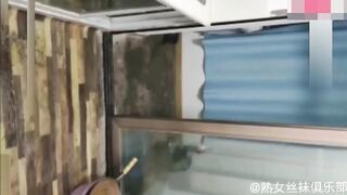 【麻花免费视频】成都真实母子乱伦淫荡骚妈穿情趣内衣给儿子做大保健