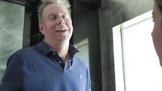 【麻花免费视频】继父操他十几岁的继女凯莉火箭般阴户舔弄