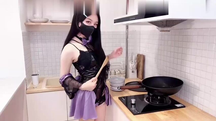 【麻花免费视频】纯欲小可爱女仆 撅高高屁股主动用小穴温暖爸爸的大鸡巴