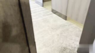 【麻花免费视频】极品反差小骚货程序员的周末加班惊喜公厕偶遇全裸女神