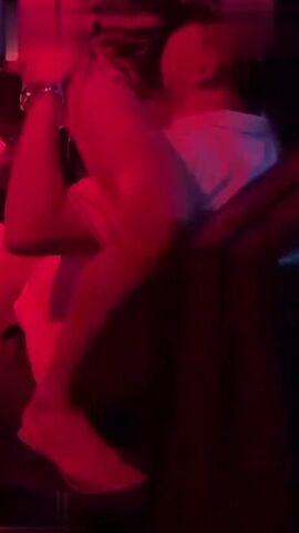 【麻花免费视频】合肥猫live house酒吧事件 醉酒男女大厅当众不雅行为事件