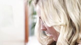 【麻花免费视频】出轨的妻子与大鸡巴邻居乱搞和潮吹