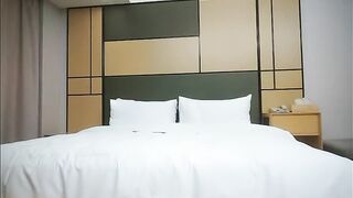 【麻花免费视频】用力抽插美腿极品妹肥臀爆插套子都干破