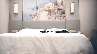 【麻花免费视频】完美双飞小母狗巅峰之夜震撼视觉体验