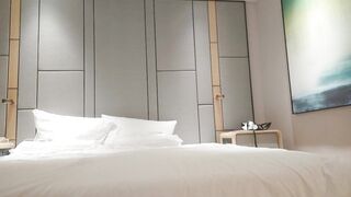 【麻花免费视频】激情4P两根屌轮流舔操的受不了带上脚铐SM