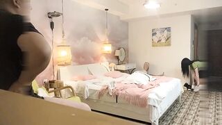 【麻花免费视频】胖头老哥约操兼职小姐姐跪地舔屌插嘴拉手后入