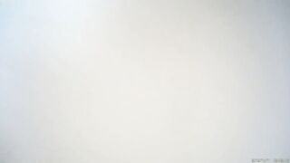 厕拍艺术学院少女们撒尿合集