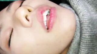 【麻花免费视频】垂怜同事的美貌很久，聊了很久终于拿下