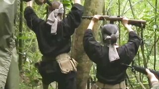 【麻花免费视频】【战争中的轮奸暴行】战争中女性只有任人宰割的命运