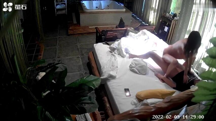 【麻花免费视频】【酒店偷拍】高清偷拍眼镜反差婊学妹和中年丑胖大叔操逼