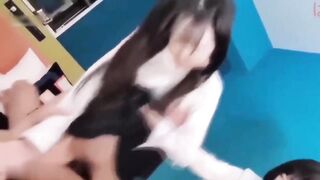 【麻花免费视频】双飞清纯学生妹，轮流换着操，内射完还能继续操再内射