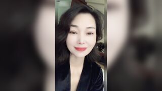 【麻花免费视频】史上最骚舅妈，四川44岁舅妈勾引20岁外甥乱伦，多出偷情自拍视频泄露