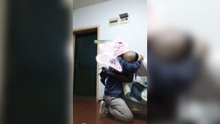 【麻花免费视频】史上最骚舅妈，四川44岁舅妈勾引20岁外甥乱伦，多出偷情自拍视频泄露