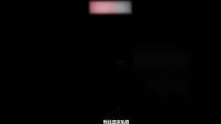 【麻花免费视频】去学妹家里玩不让拍，男生强制插入，操爽了随便拍了