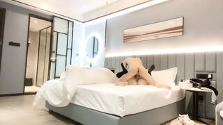 【麻花免费视频】师范大学生，小美女一宵风流！花式啪啪激情四射