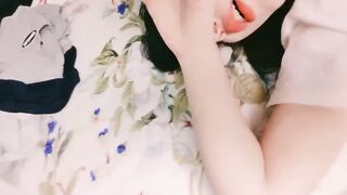 【麻花免费视频】无毛白虎妹妹放学就回家交功课了