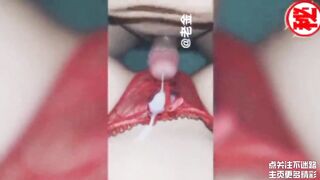 【麻花免费视频】乖女儿撞见父亲乱伦表姨全过程