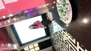 【麻花免费视频】KTV撩白虎学生妹，妹子被PUA调教任意玩弄