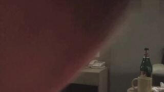 【麻花免费视频】PUA高中学妹，玩游戏灌醉就，扒衣强上