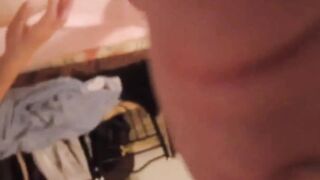 【麻花免费视频】爸爸出差，儿子安慰妈妈