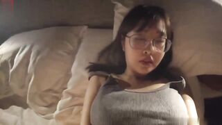 【麻花免费视频】【推特泄密】超骚眼镜美娇妻，白虎肥臀馒头逼【无套疯狂内射】