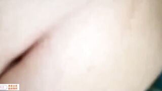 【麻花免费视频】【山东母子乱伦】送老妈回乡操大黑逼内射，真是太牲口了