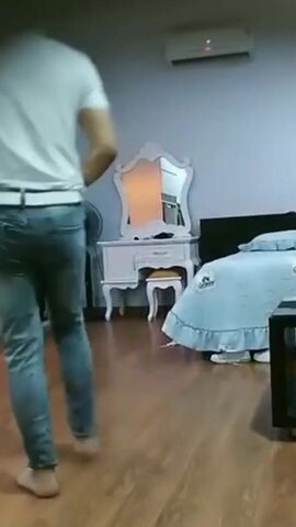 【麻花免费视频】叫来漂亮老相好在家啪啪，骚操作抱着冲刺，操完两人喝喝小酒，我们很会享受吧？