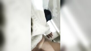 苗条身材挺嫩妹子KTV厕所啪啪 卫生间台子上大力猛操